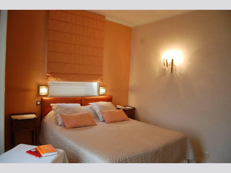 L'Esplanade Hotel Domme Bagian luar foto